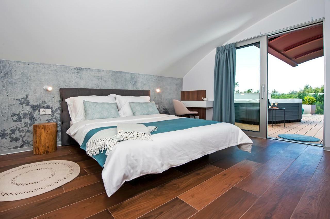 The Q Superior - A Penthouse With Jacuzzi And Sauna Rovinj Luaran gambar